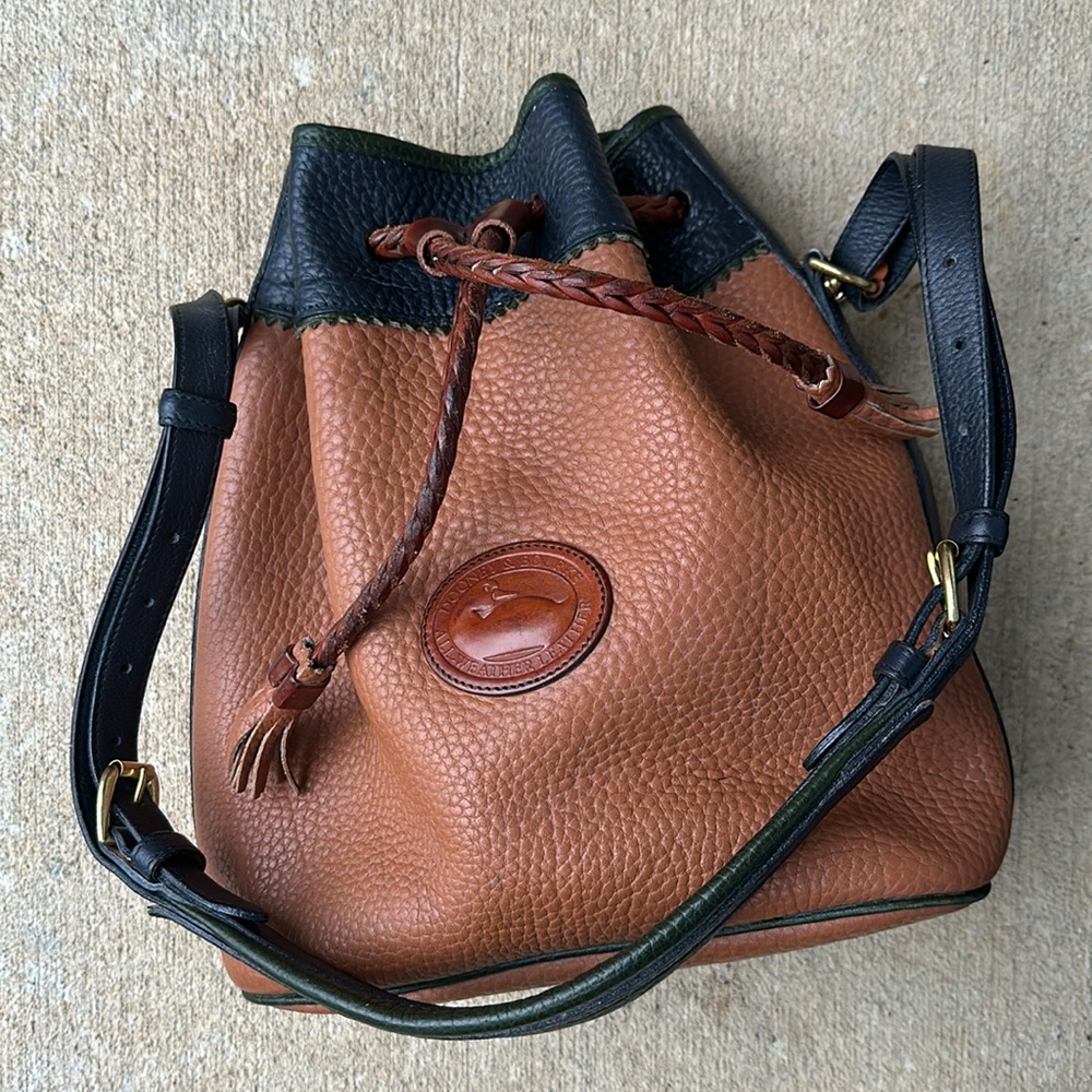 Vintage 1980s Dooney & Bourke all weather pebbled leather drawstring bag - Picture 2 of 14